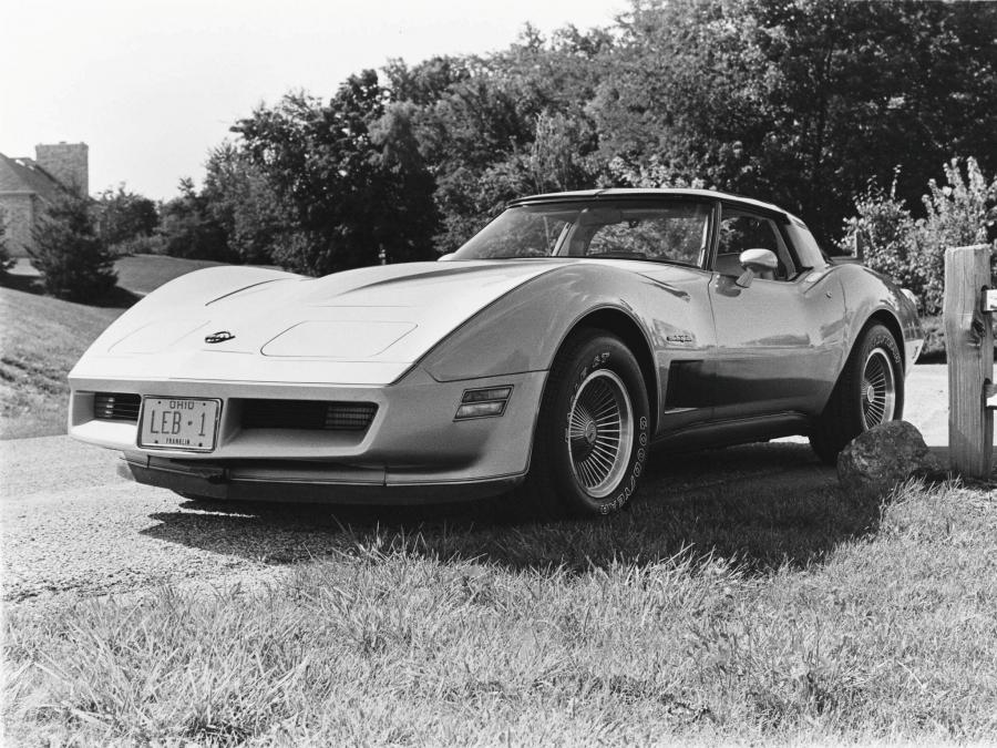  Chevrolet Corvette Collector Edition 1982 года  (фото 38 из 40)